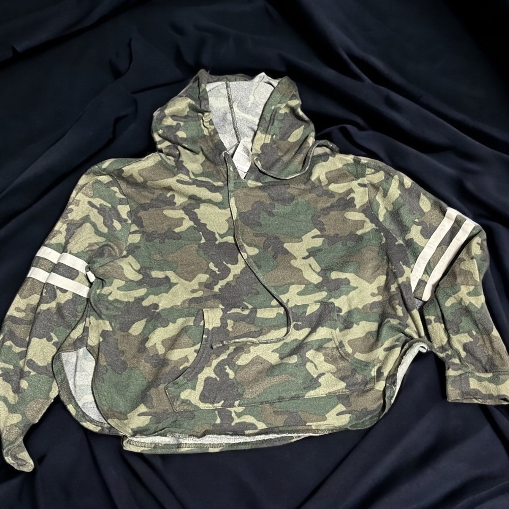 Girls Cropped Camo Hoodie